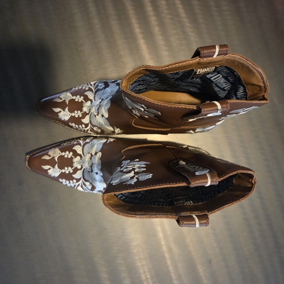 Dingo Take A Bow Embroidered Western Ankle Boots Whiskey Brown Leather Size 10M - Picture 7 of 11